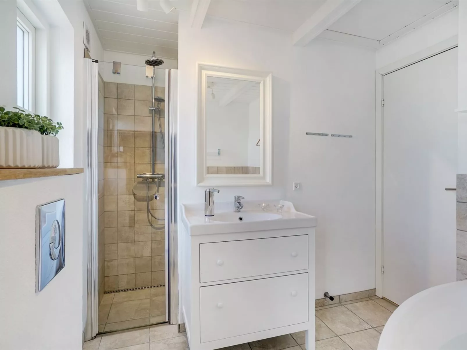 "Ortwin" - 300m from the sea-Binnen