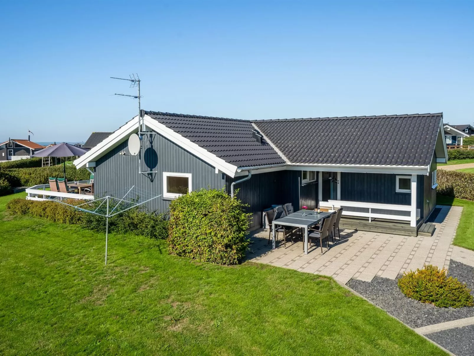 "Brynjolf" - 350m to the fjord-Buiten