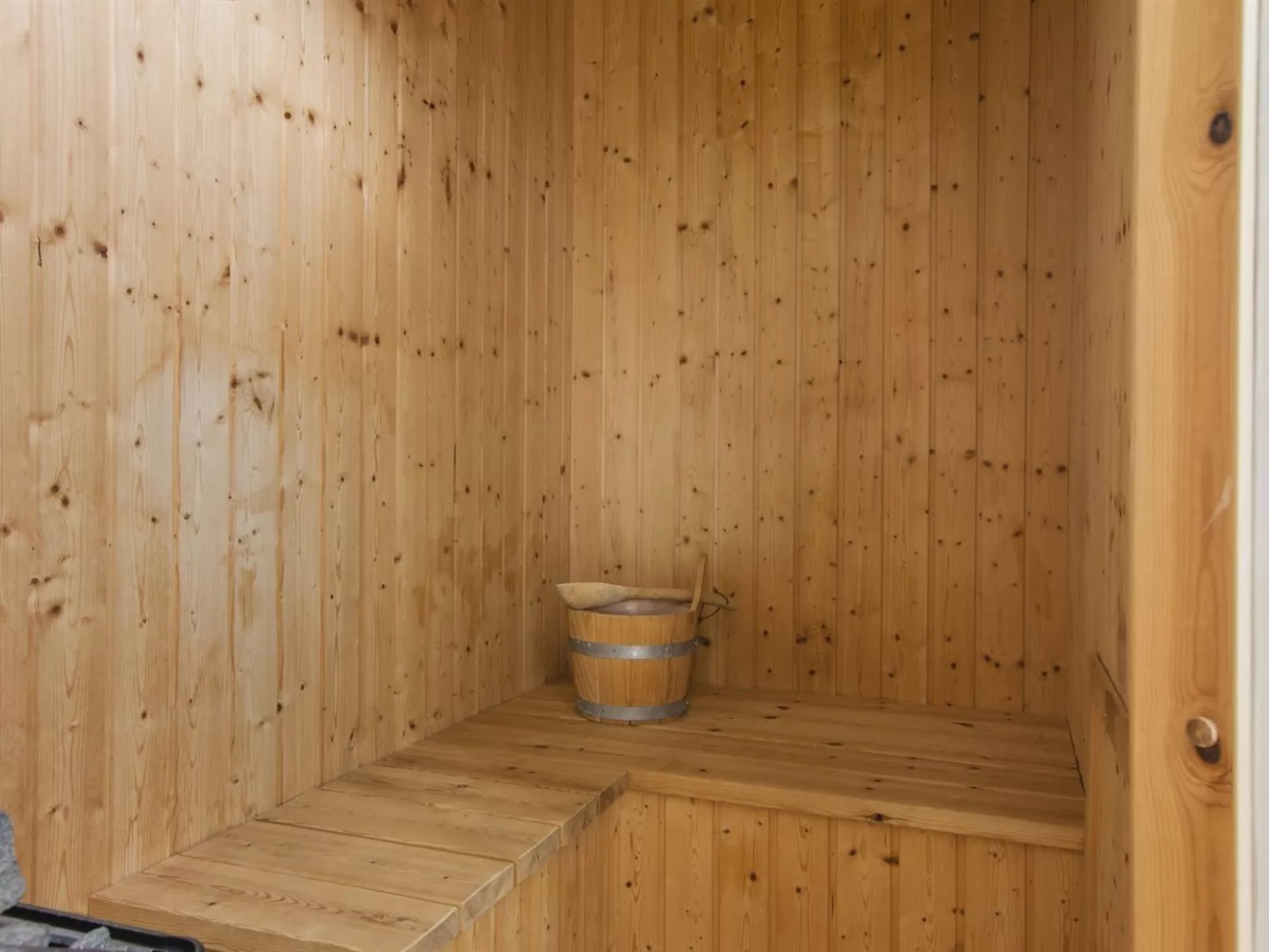 "Ilmatar" - 650m from the sea-Binnen