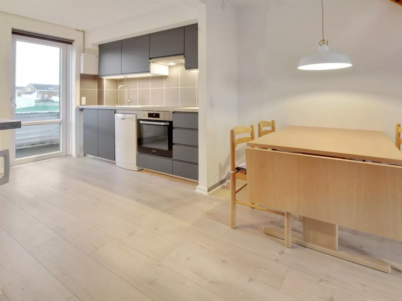 "Terje" - 2.3km from the sea-Binnen