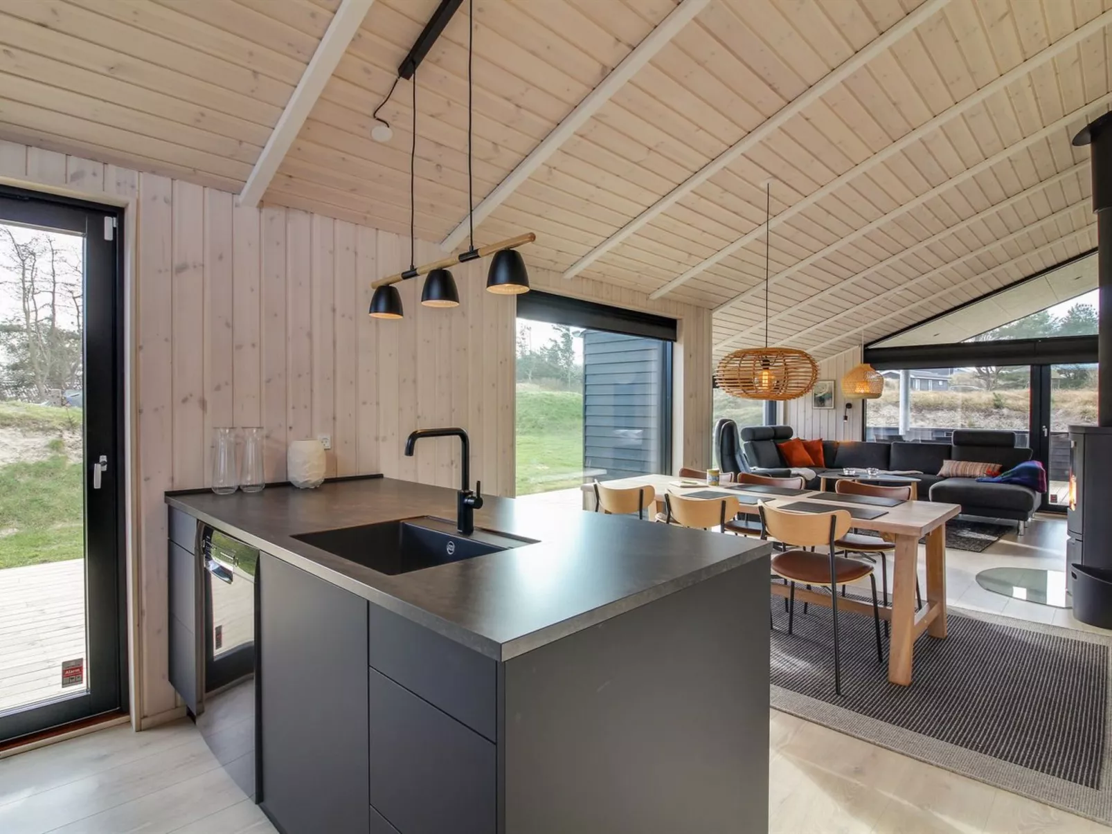 "Vanamo" - 300m from the sea-Binnen