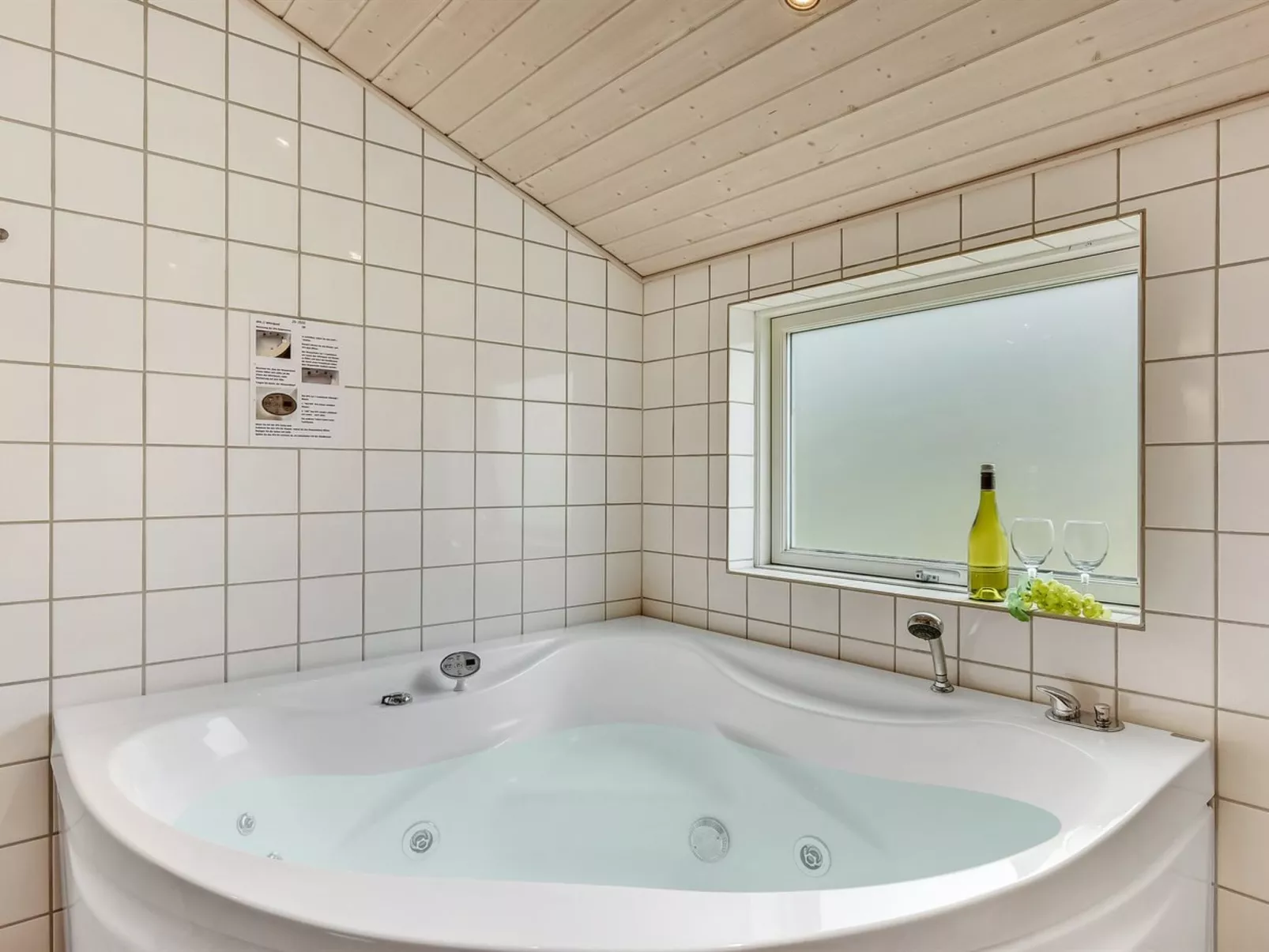 "Lav" - 3.8km from the sea-Binnen