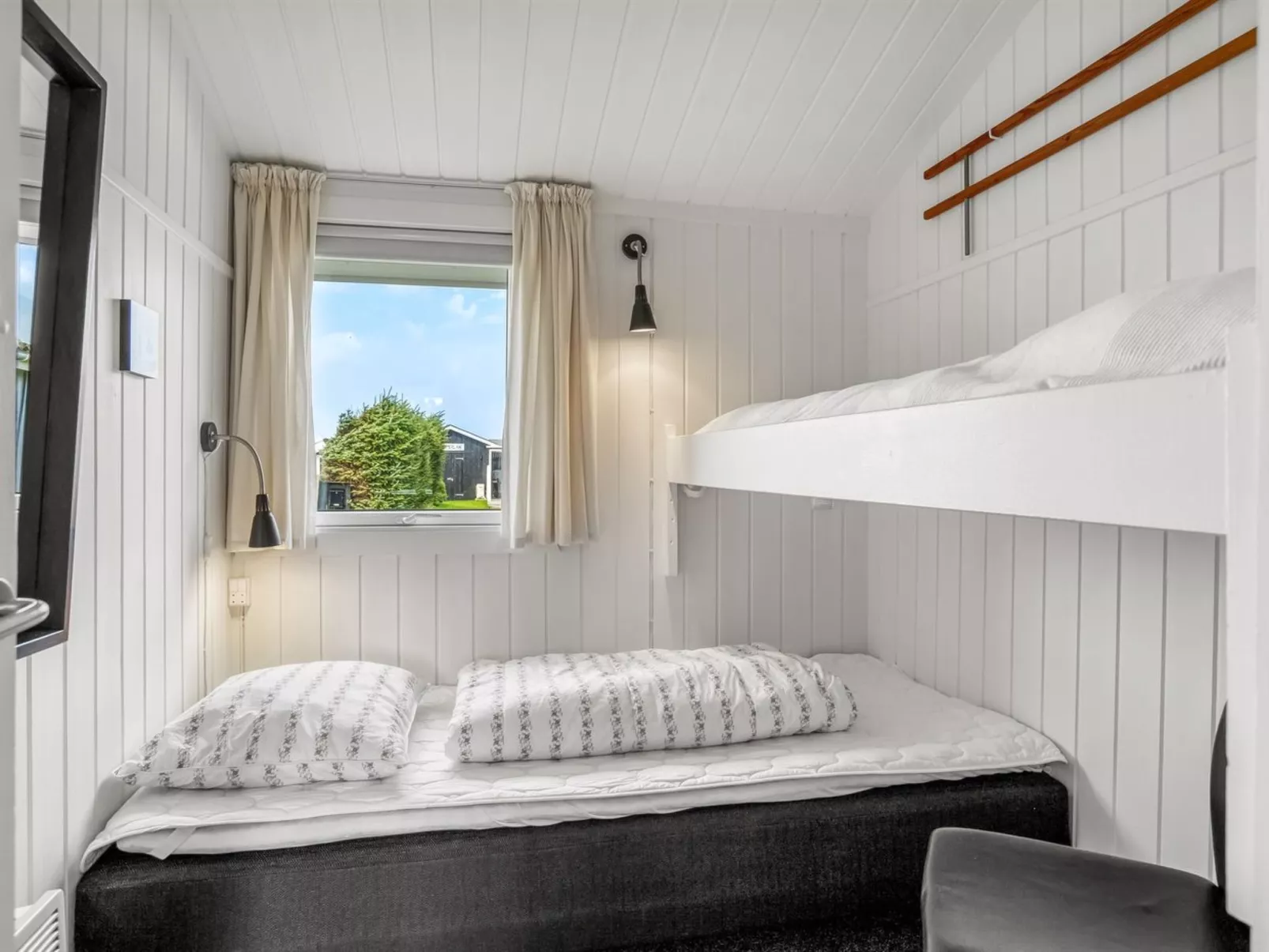 "Hælf" - 400m from the sea-Binnen