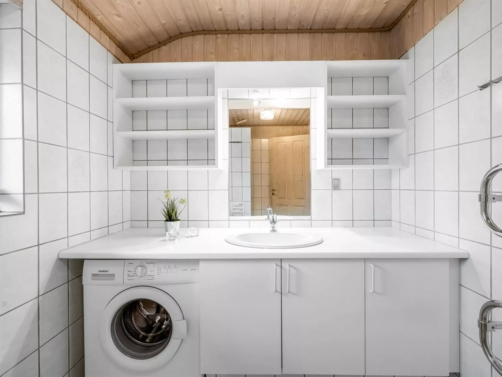 "Safina" -  from the sea-Binnen