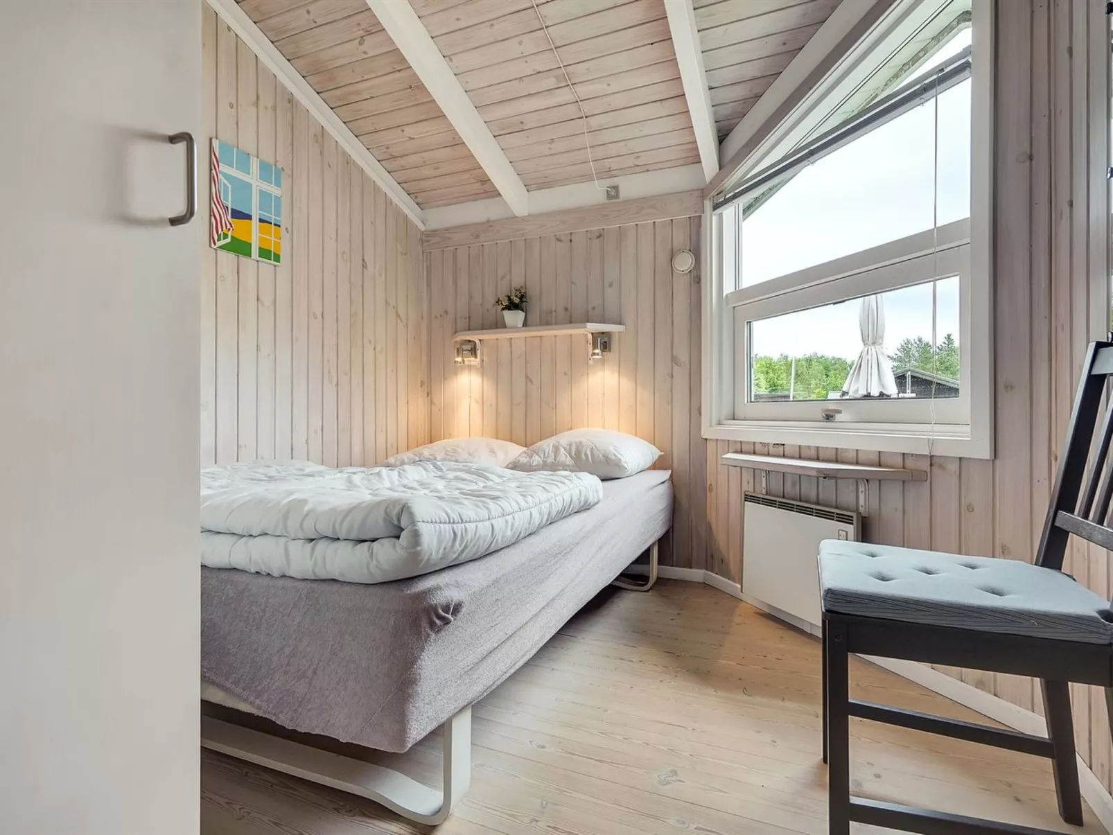 "Gjorgjija" -  from the sea-Binnen