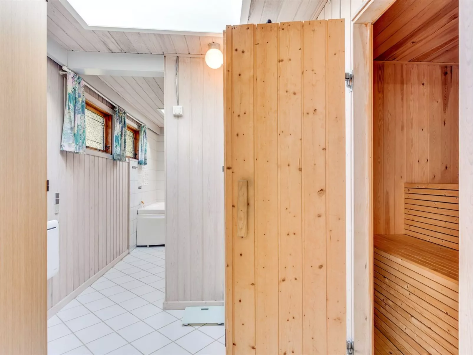 "Eliane" - 4km from the sea-Binnen