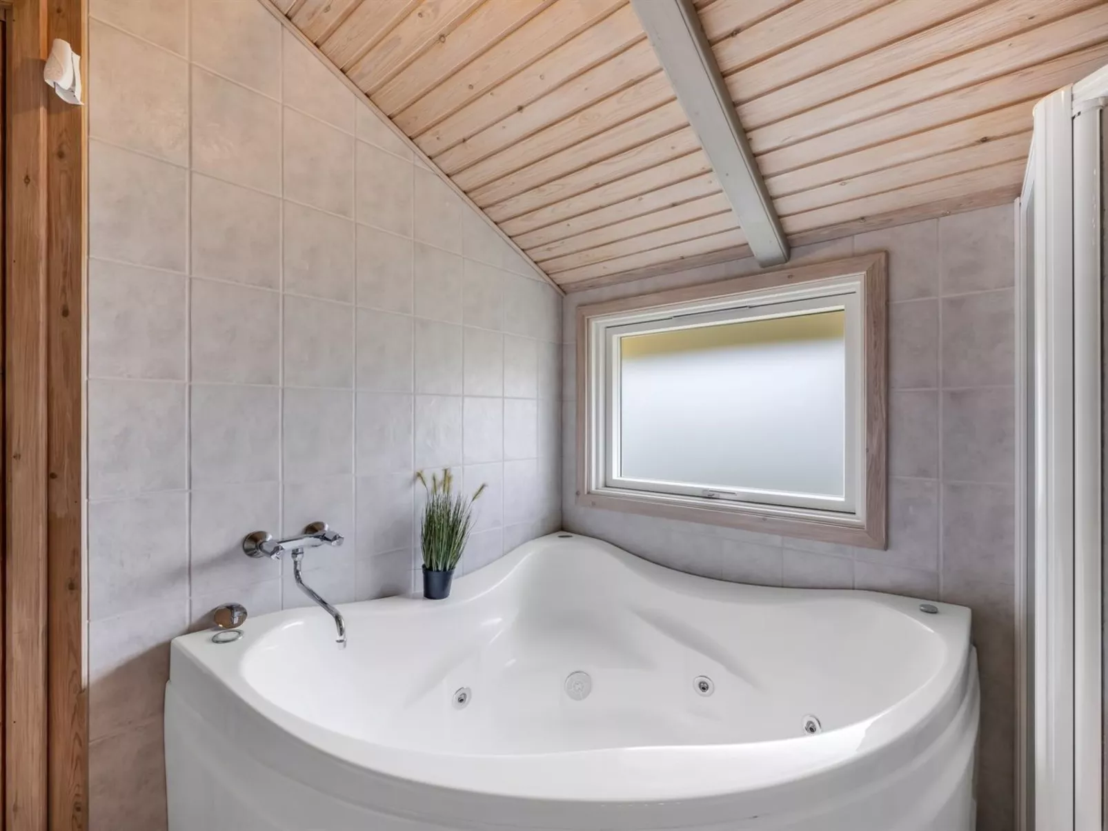 "Skev" - 200m to the fjord-Binnen