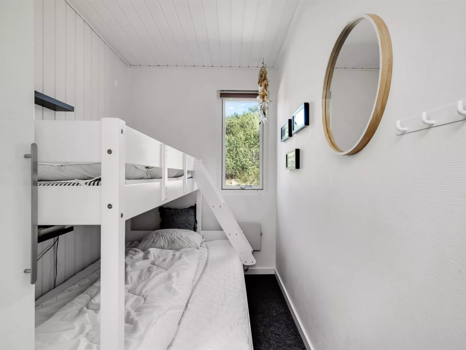 "Clemence" - 900m from the sea-Binnen