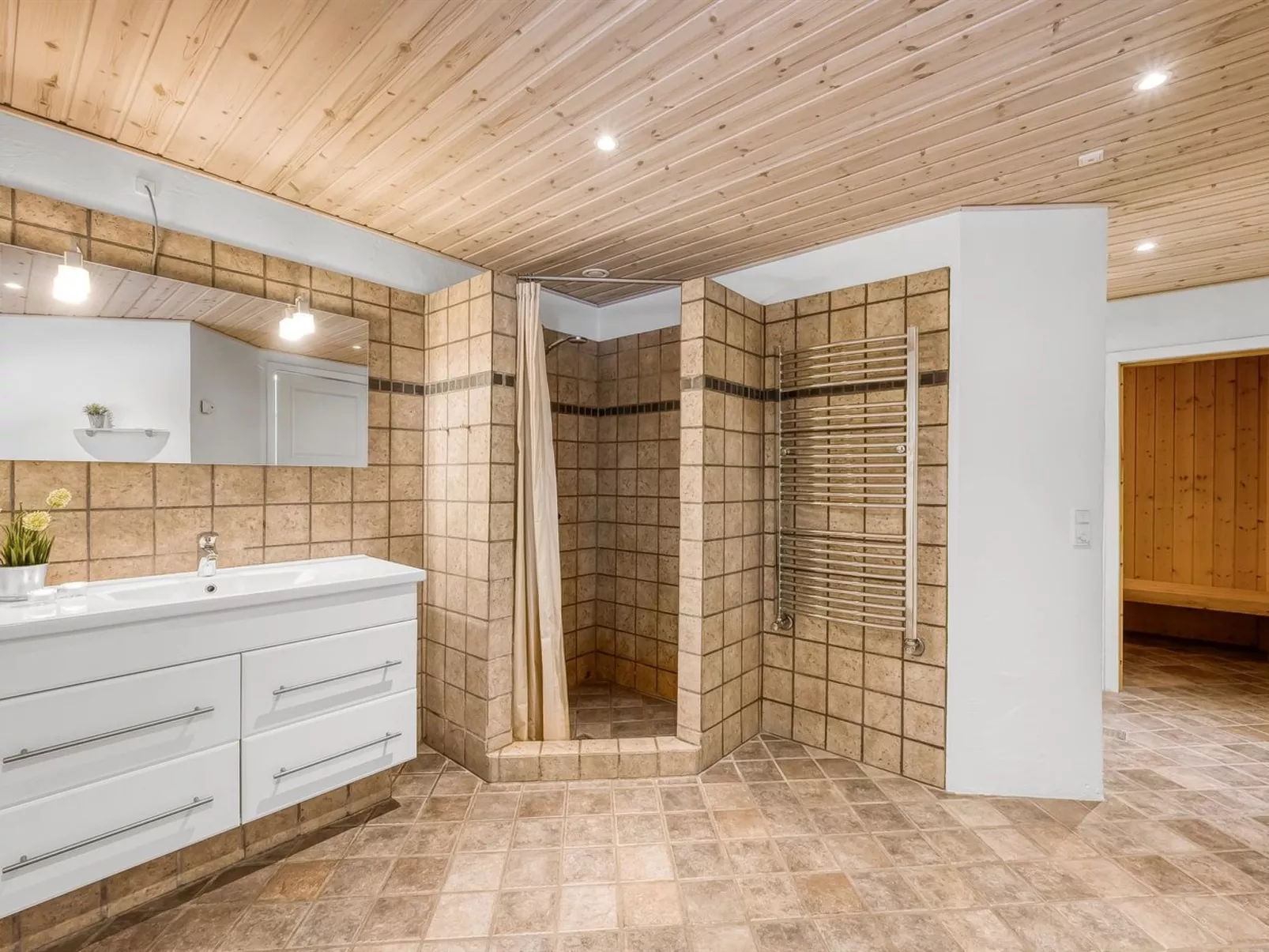 "Ginny" - 300m to the fjord-Binnen