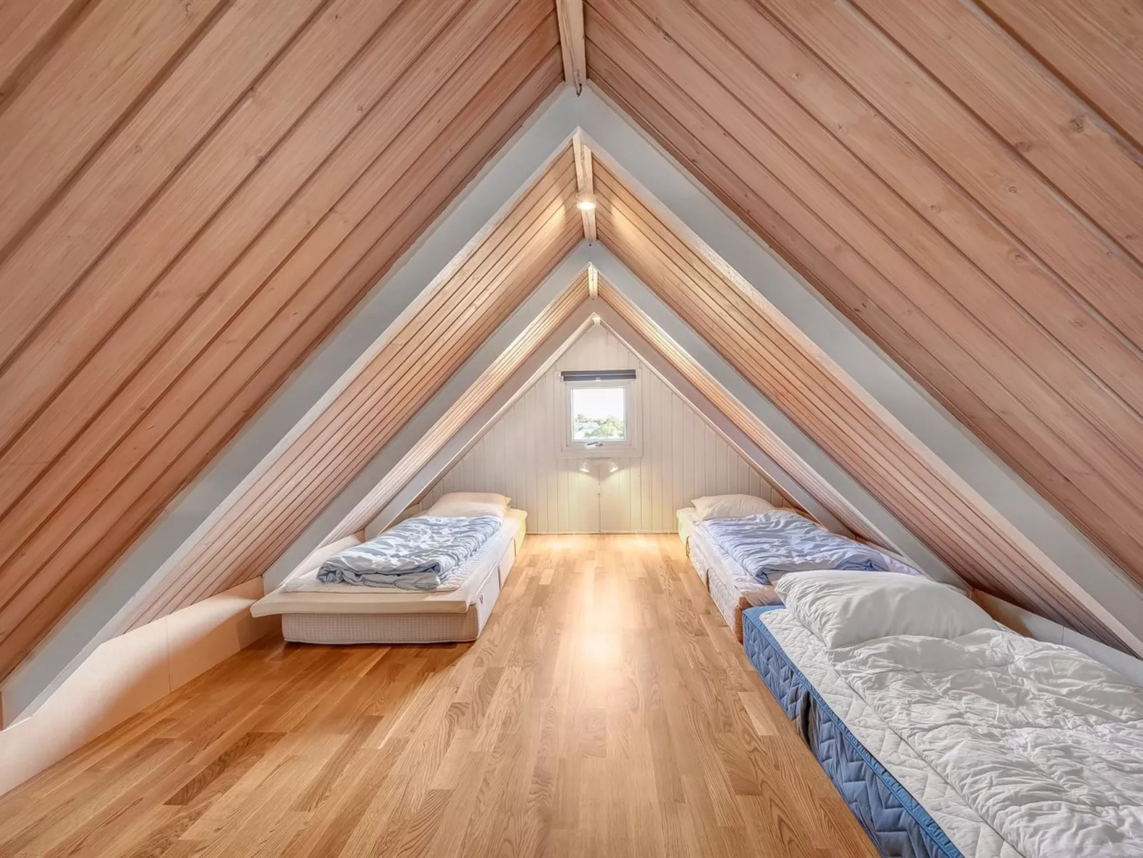 "Hemfrith" - 800m to the fjord-Binnen