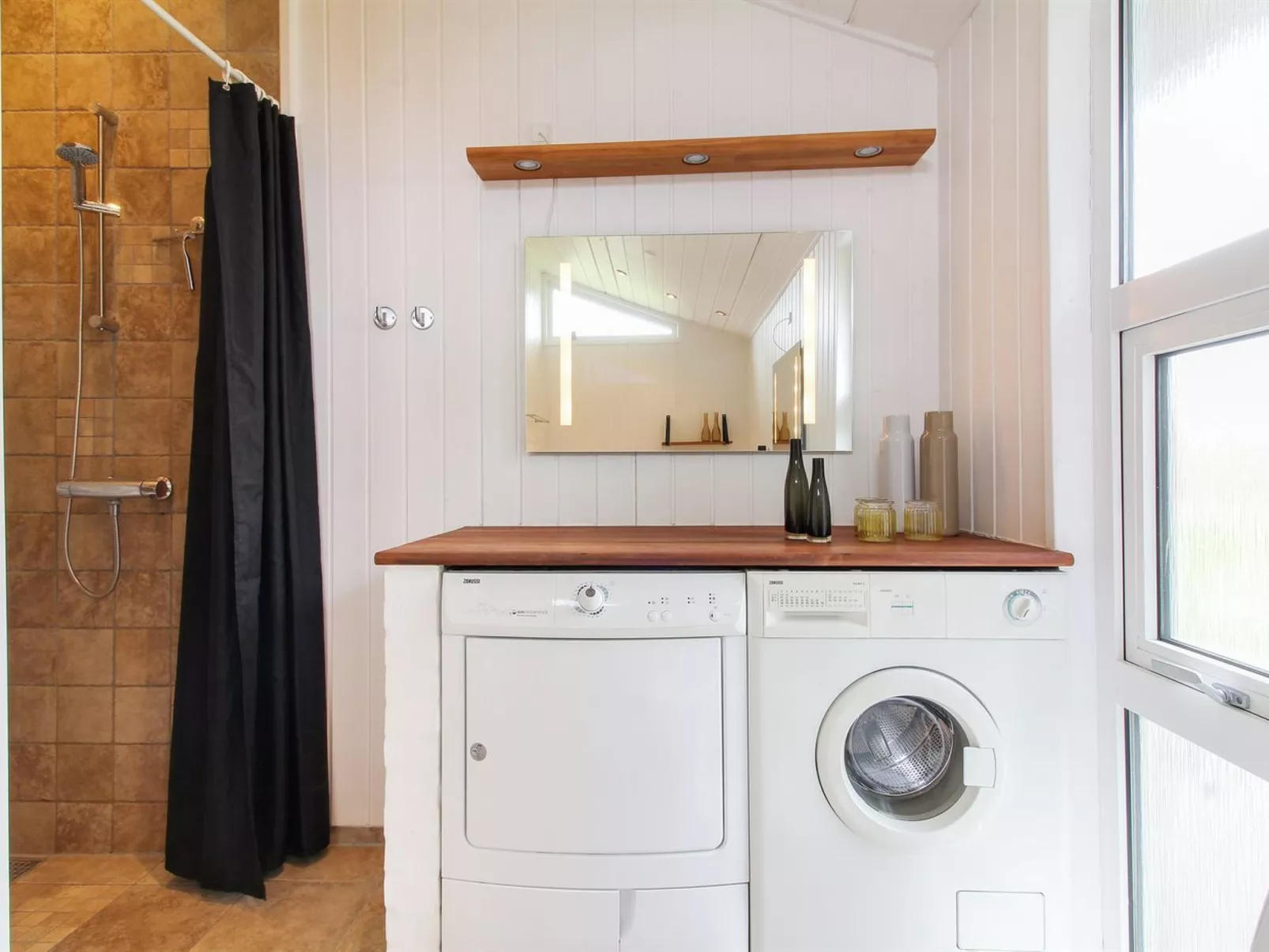 "Herbiorn" - 403m from the sea-Binnen