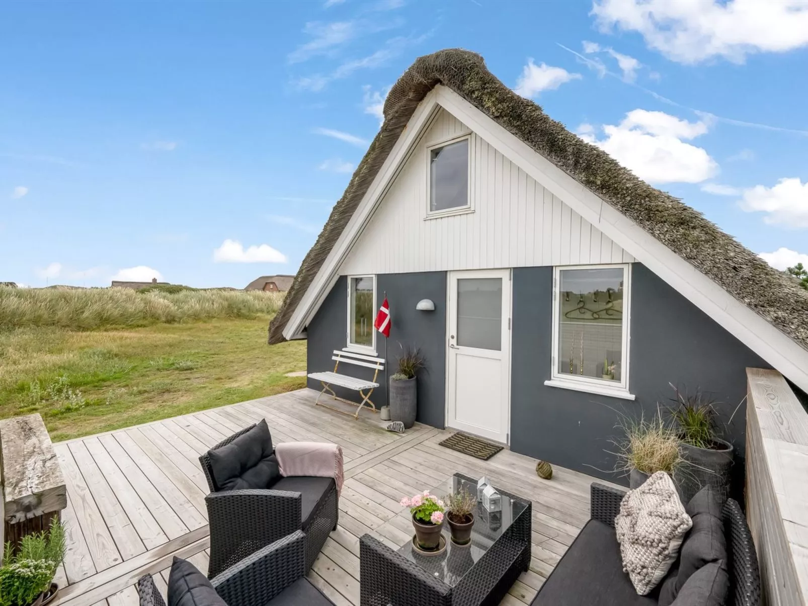 "Hen" - 400m from the sea-Buiten