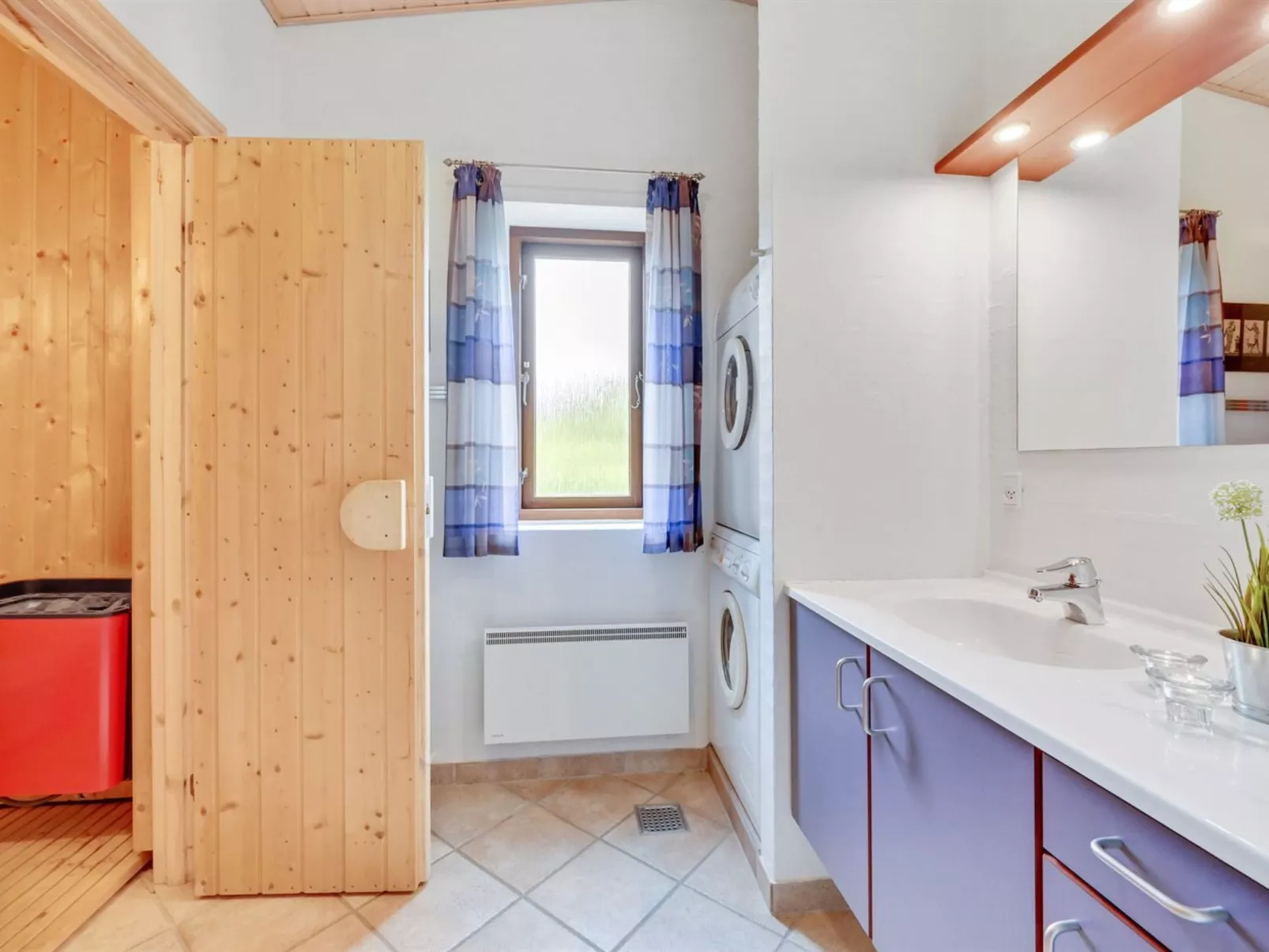 "Rika" - 525m to the fjord-Binnen