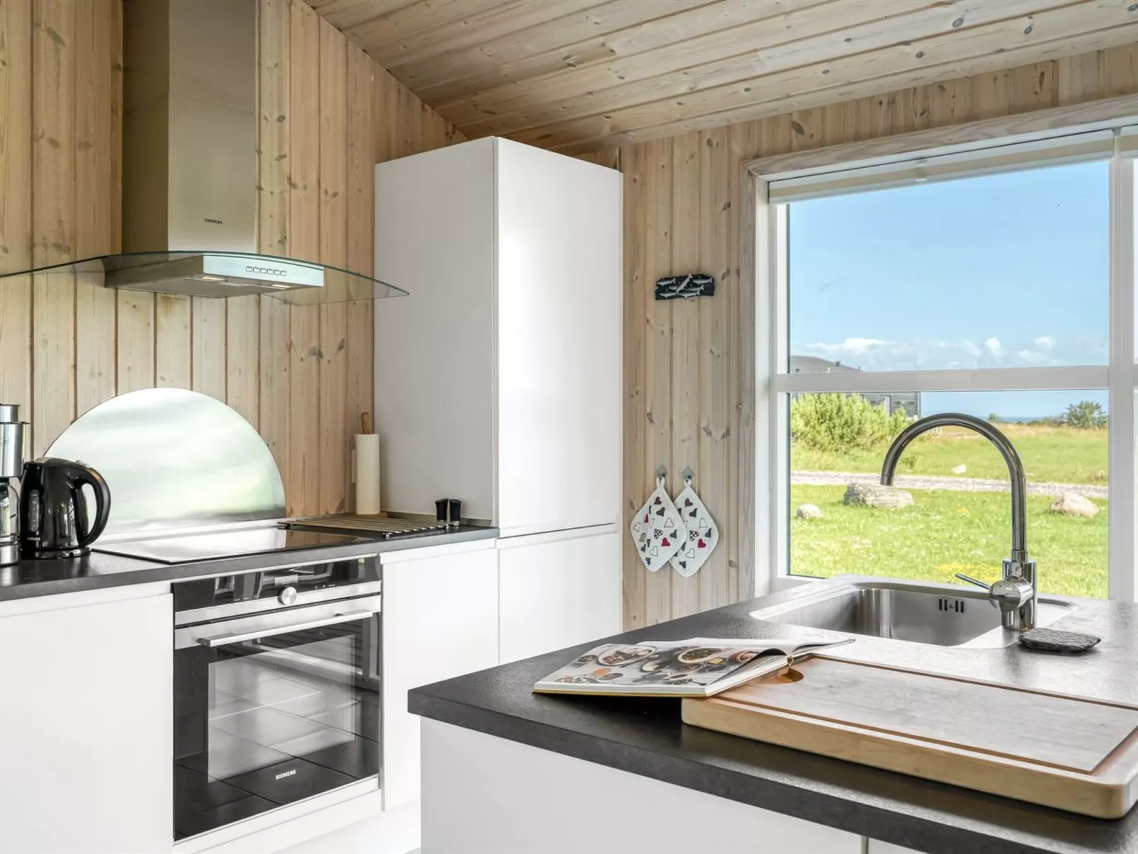 "Engelina" - 1.3km from the sea-Binnen