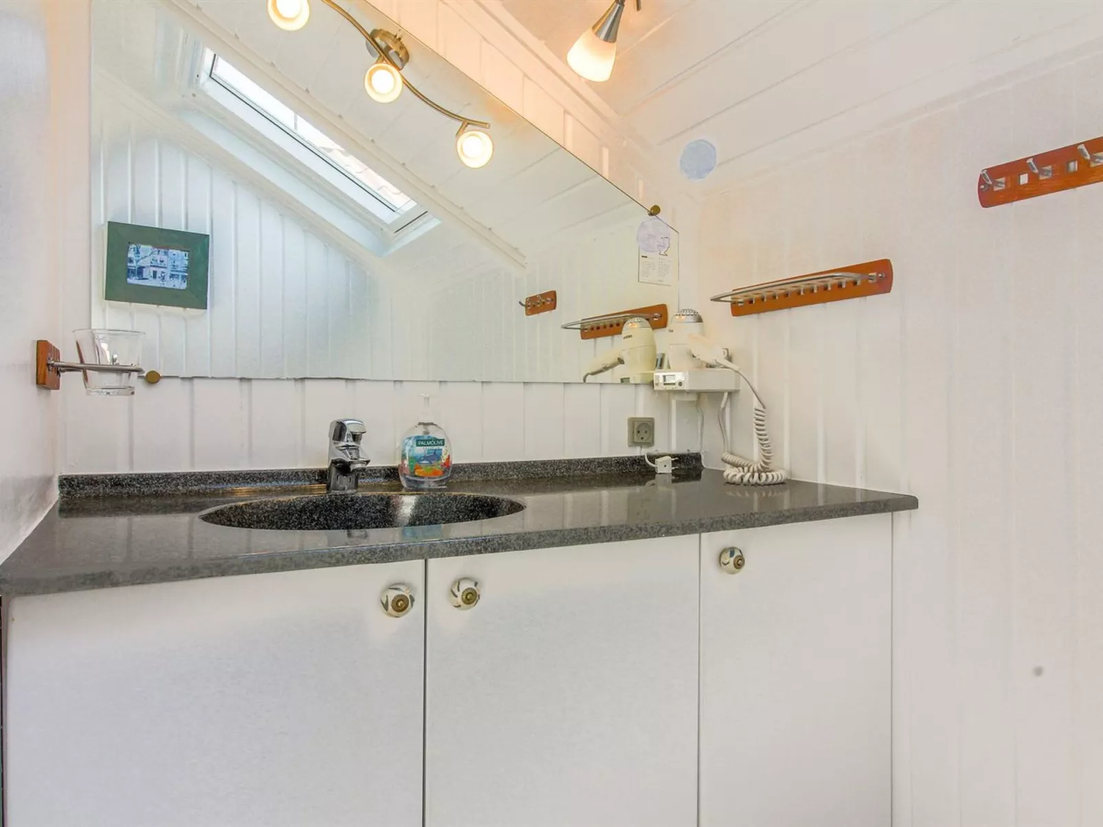 "Gretta" - 400m from the sea-Binnen