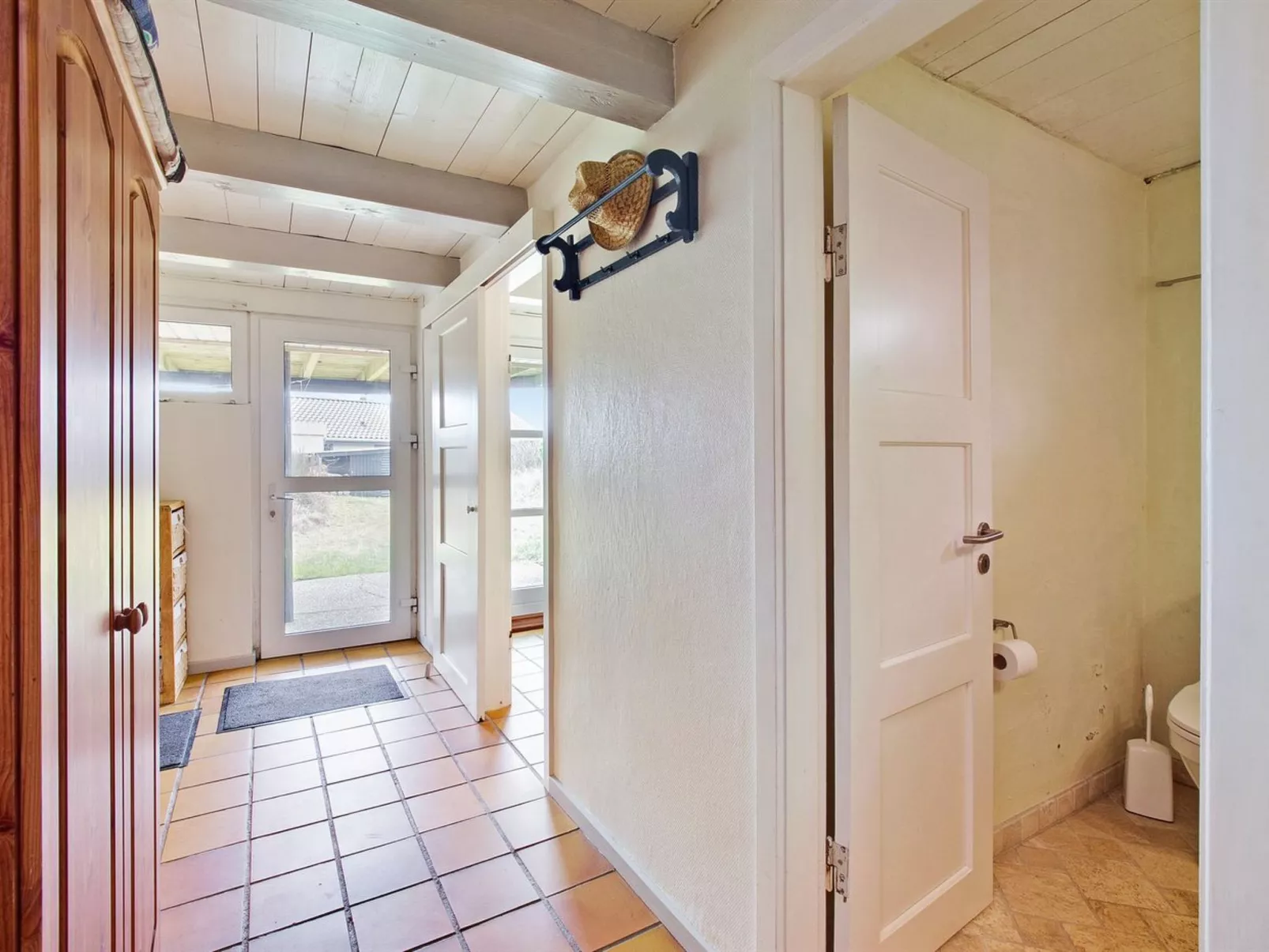 "Viktorija" - 800m from the sea-Binnen