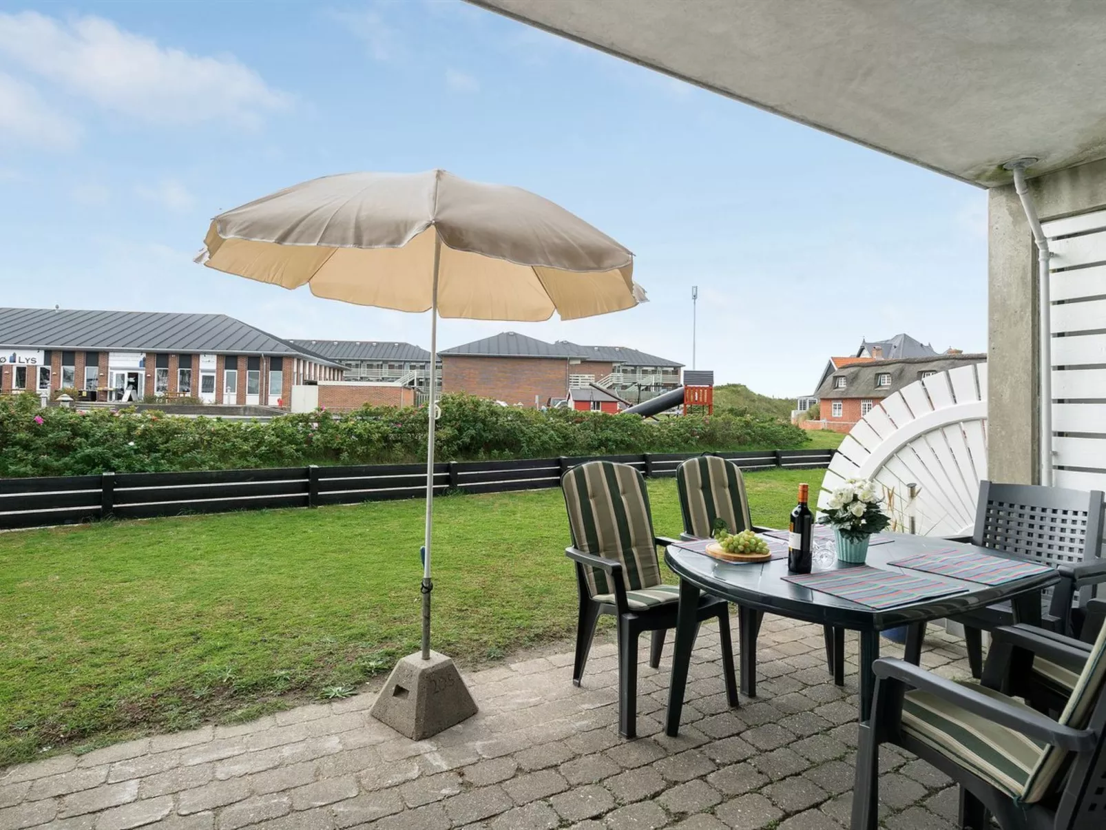 "Iliane" - 100m from the sea-Buiten