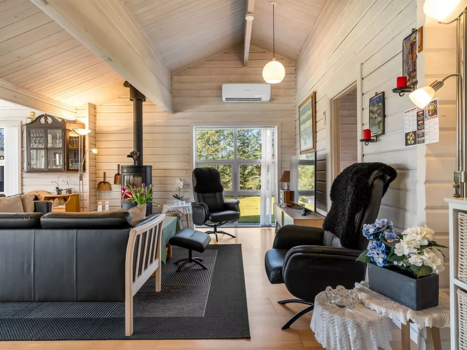 "Mathy" - 900m from the sea-Binnen