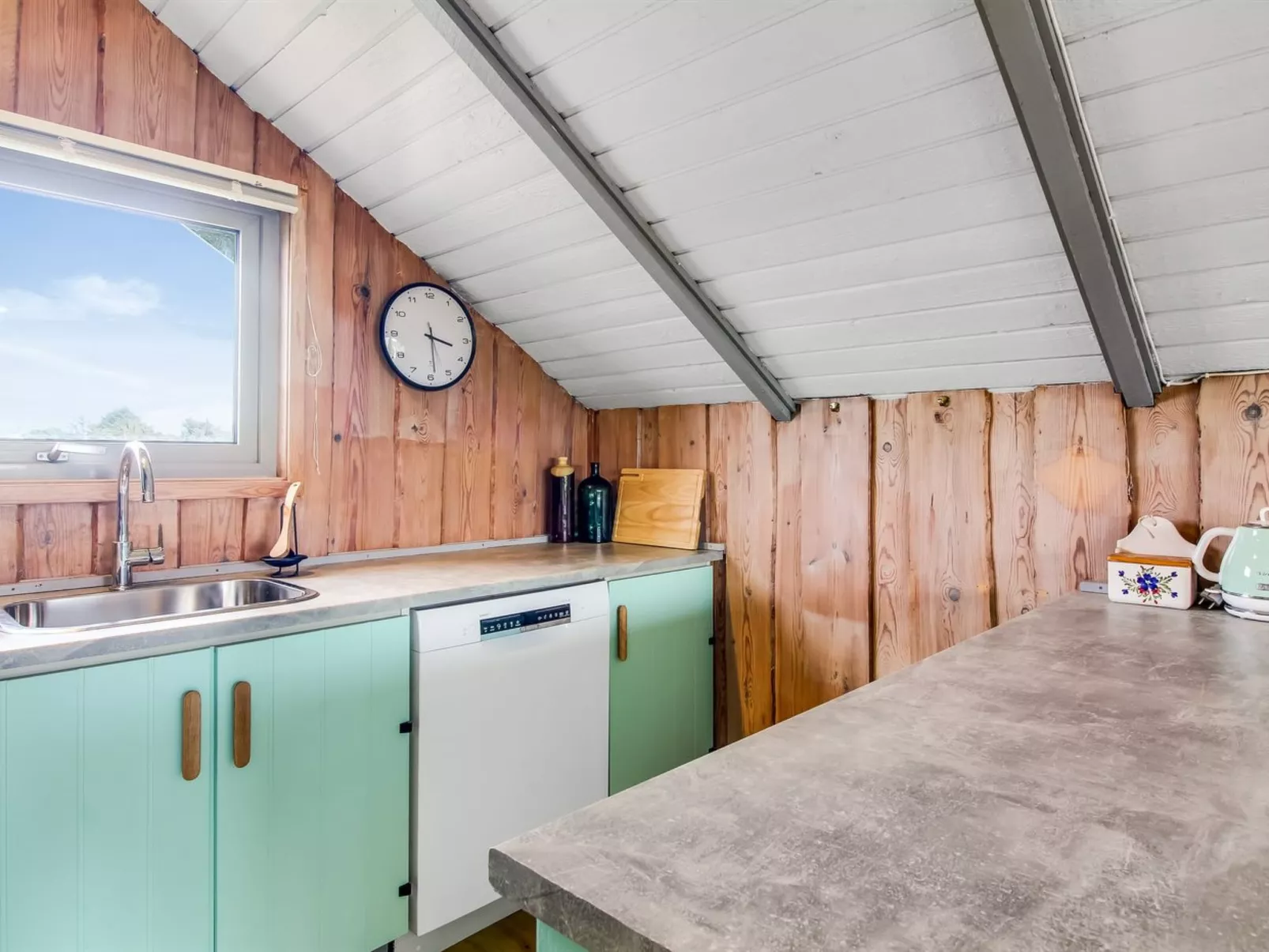 "Andrina" - 200m from the sea-Binnen