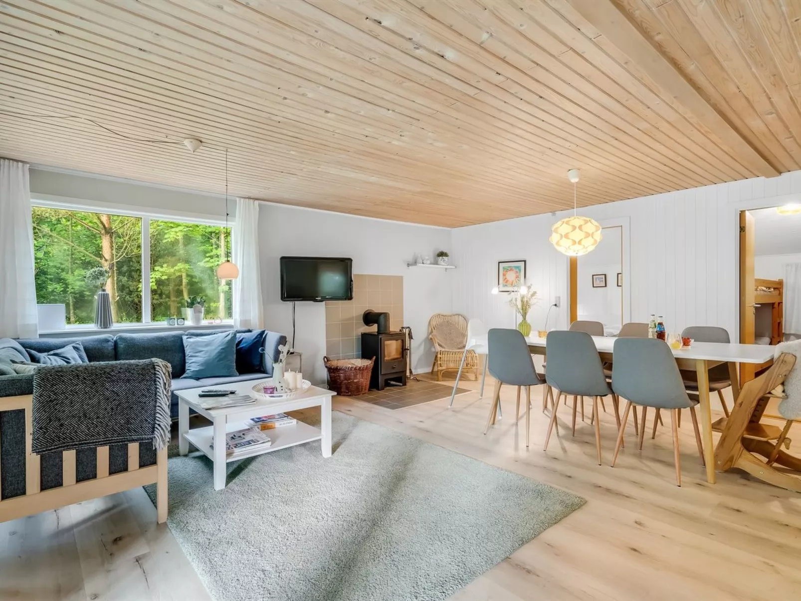 "Fergie" - 400m from the sea-Binnen