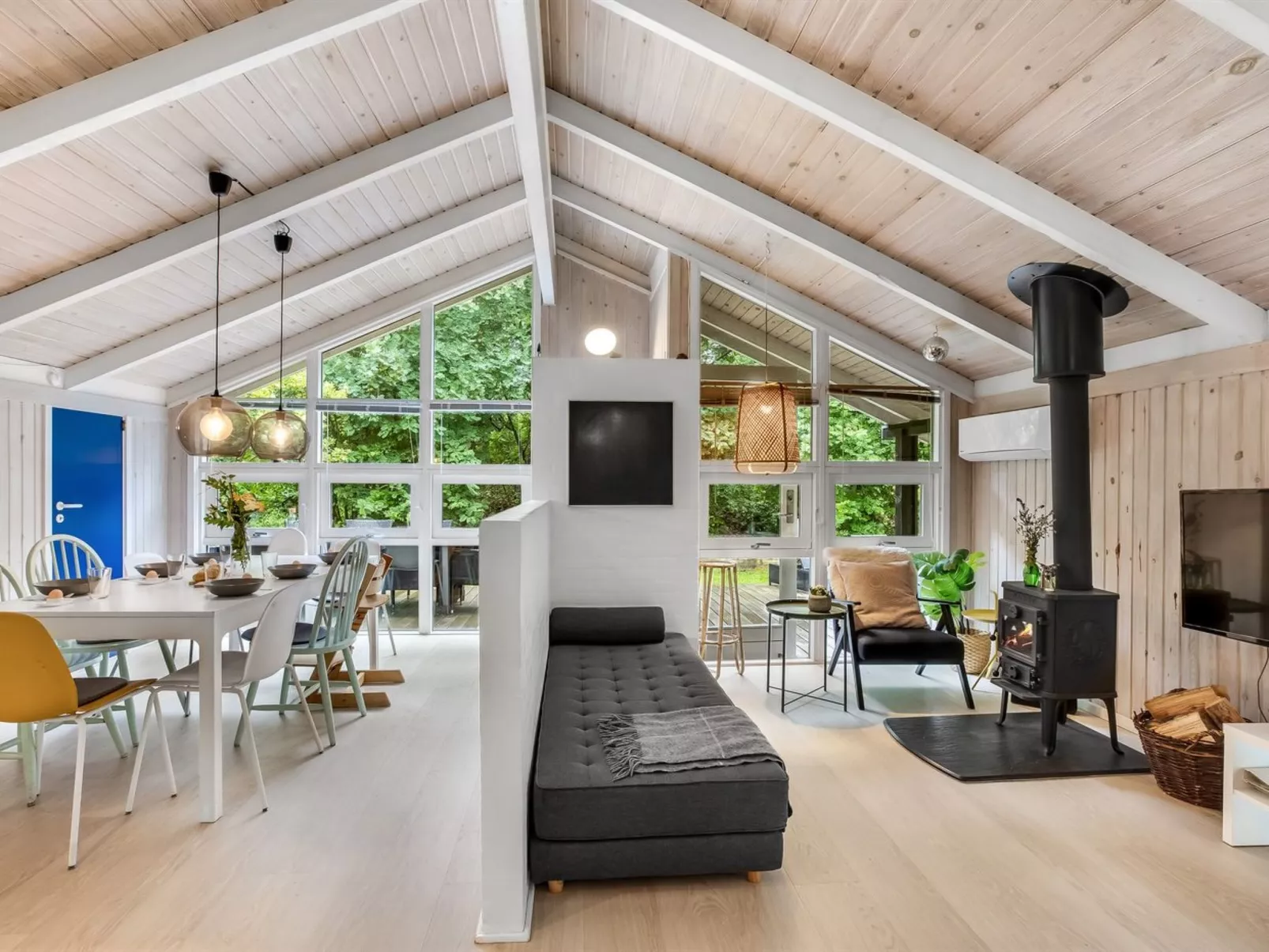 "Lovis" - 600m from the sea-Binnen