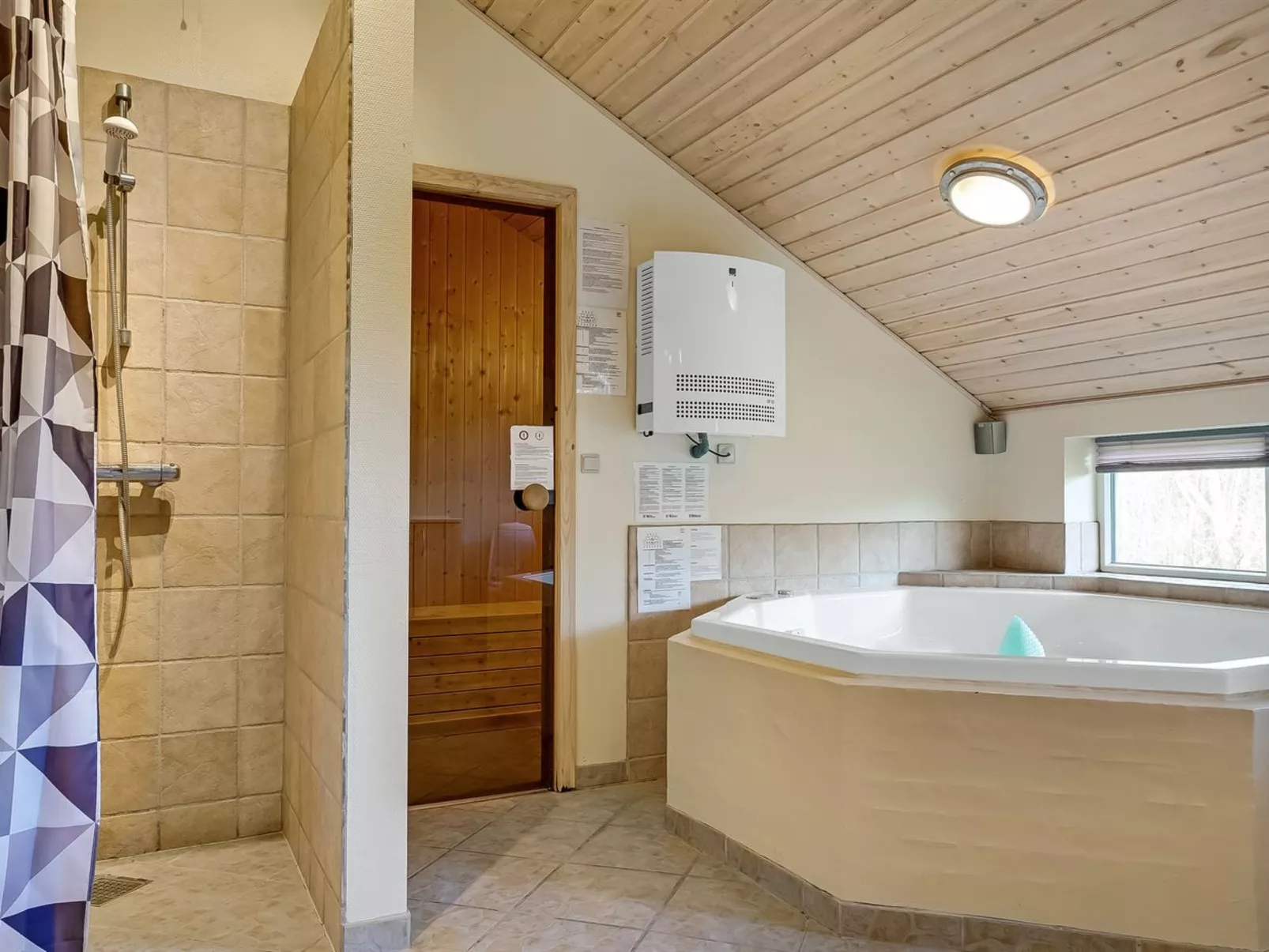 "Tyki" - 12km from the sea-Binnen