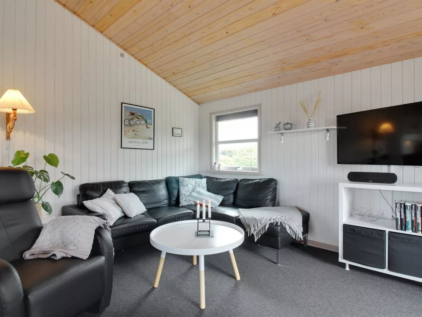 "Myriam" - 200m from the sea-Binnen