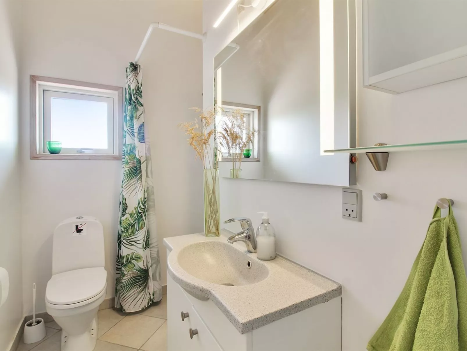 "Hampus" - 500m from the sea-Binnen