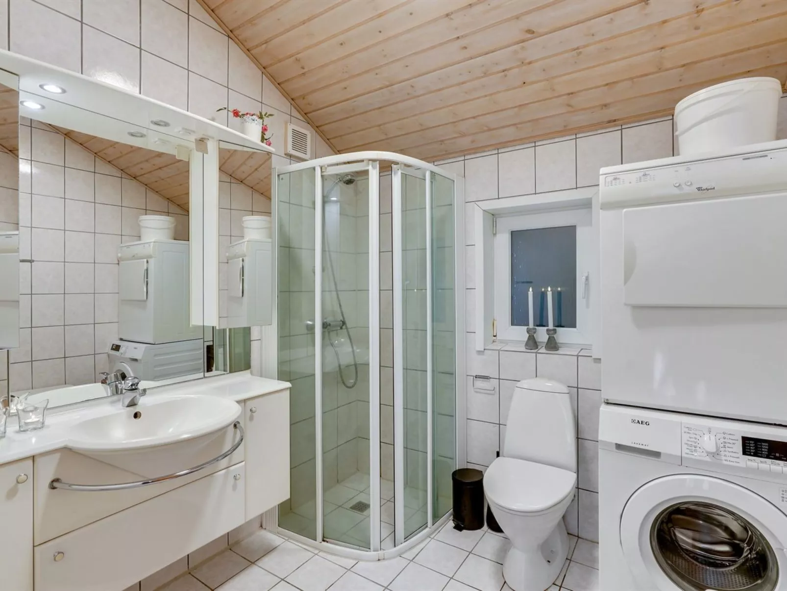 "Jul" - 900m from the sea-Binnen