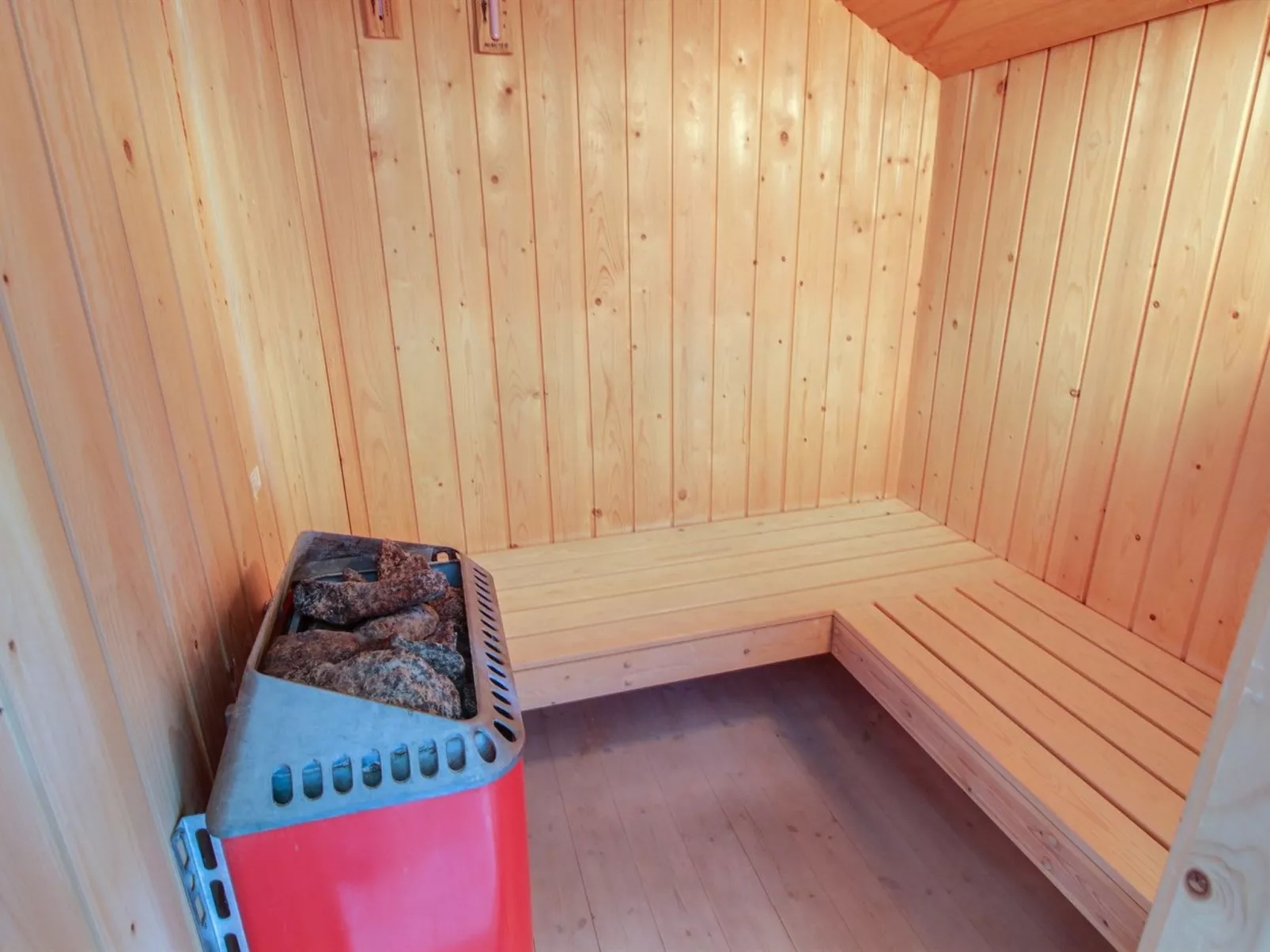 "Wikar" - 50m from the sea-Binnen