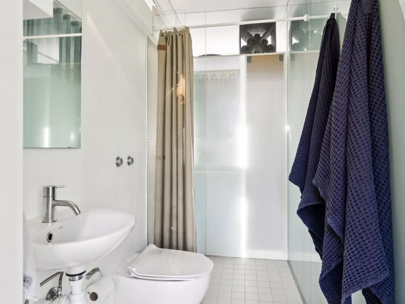 "Antim" - 200m from the sea-Binnen