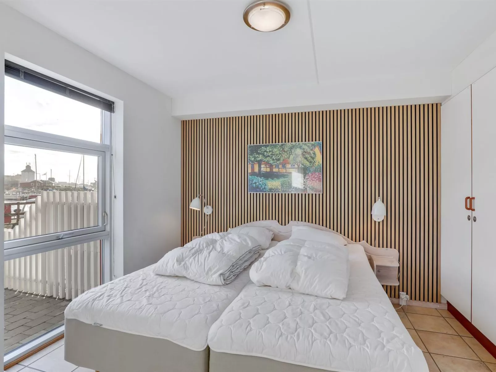 "Halldora" - 10m from the sea-Binnen