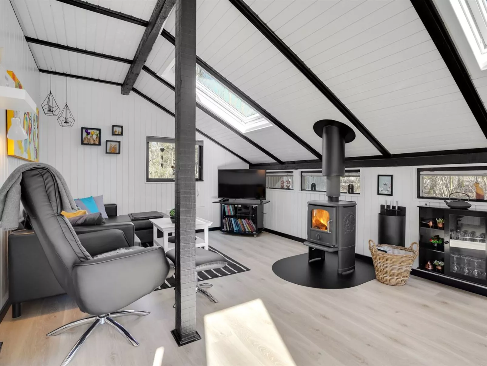 "Elisabeta" - 28km from the sea-Binnen