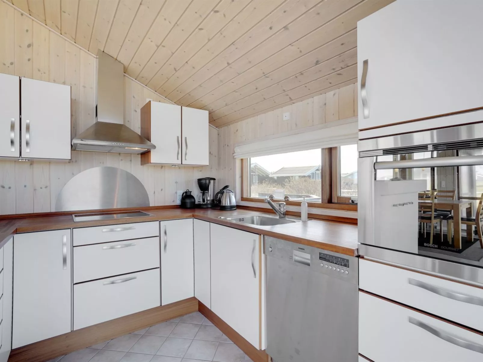 "Tjarko" - 150m from the sea-Binnen