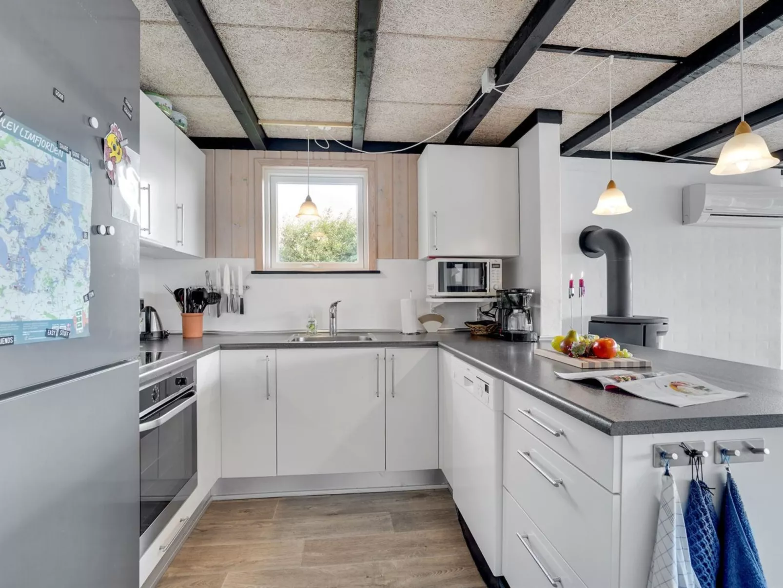 "Dagne" - 400m to the fjord-Binnen