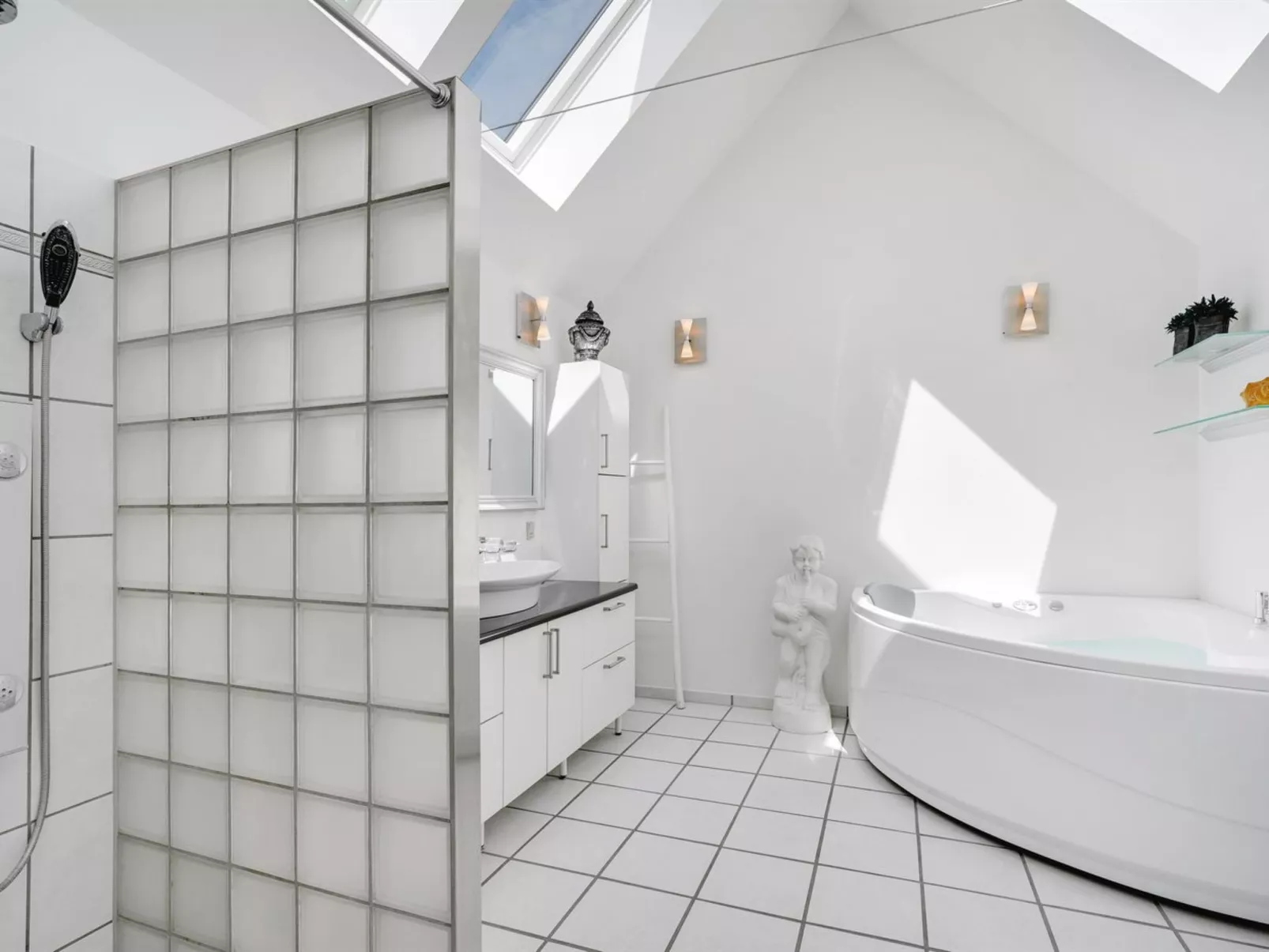 "Edvia" - 700m to the fjord-Binnen