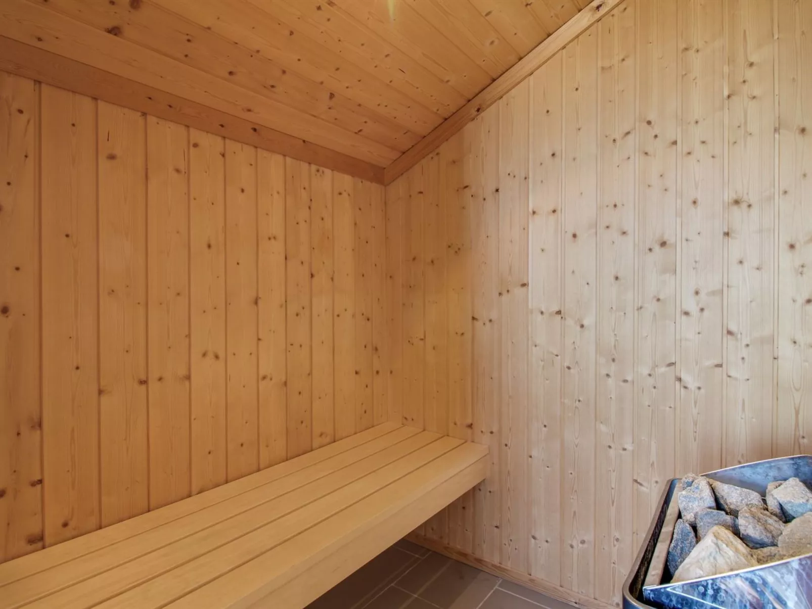 "Felippa" - 25m from the sea-Binnen