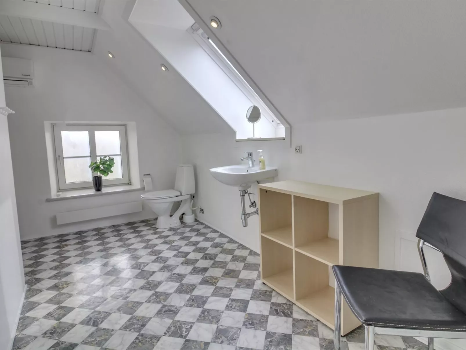 "Juuso" - 20km from the sea-Binnen