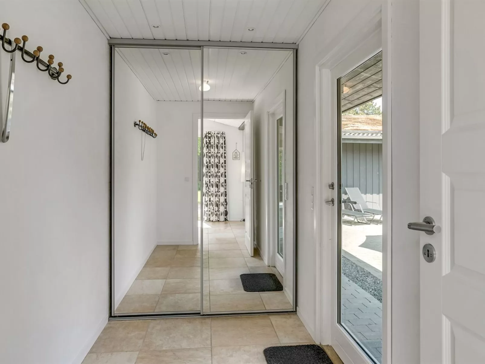 "Vieno" - 2.6km from the sea-Binnen