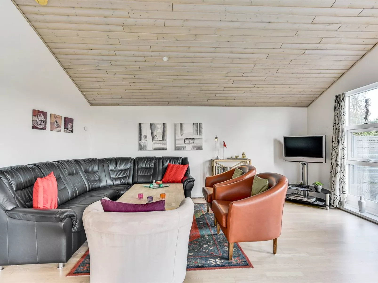 "Sylvelin" - 400m to the fjord-Binnen