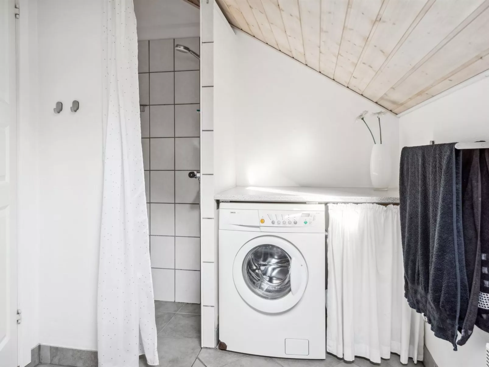 "Ines" - 25km from the sea-Binnen