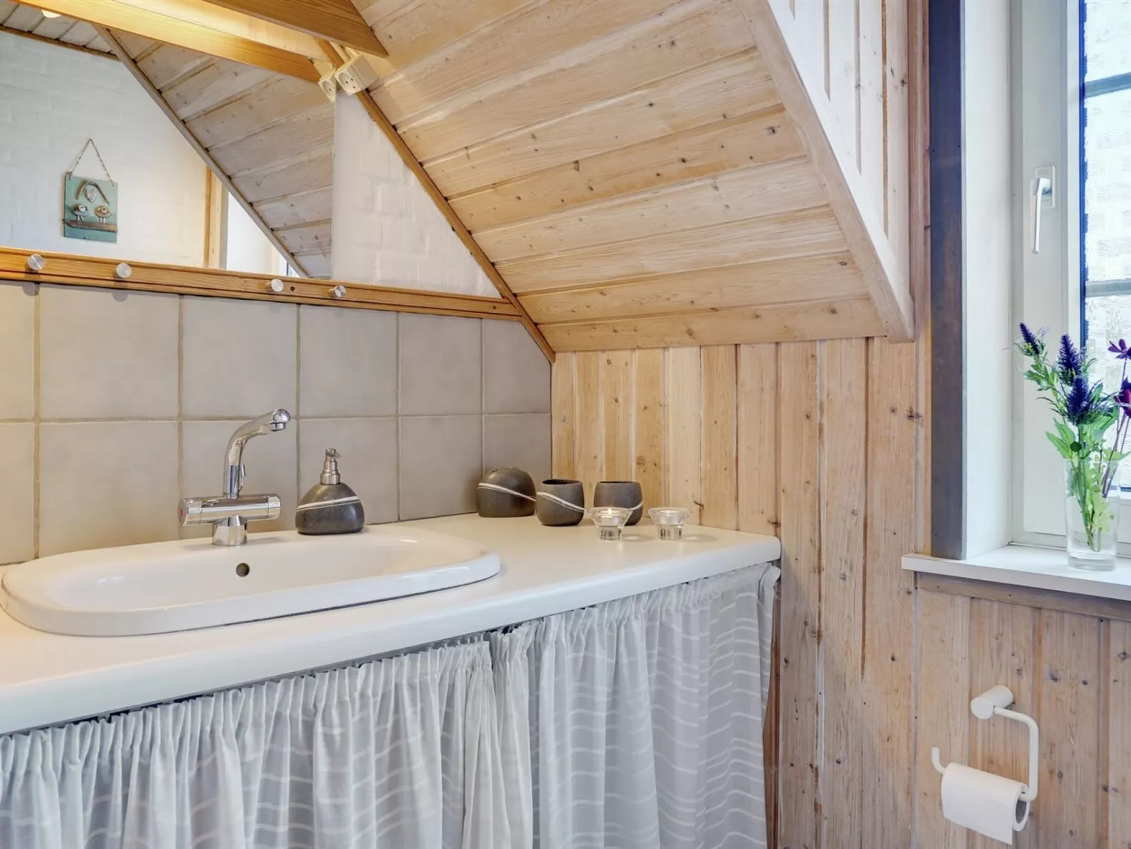 "Hakun" - 4km from the sea-Binnen