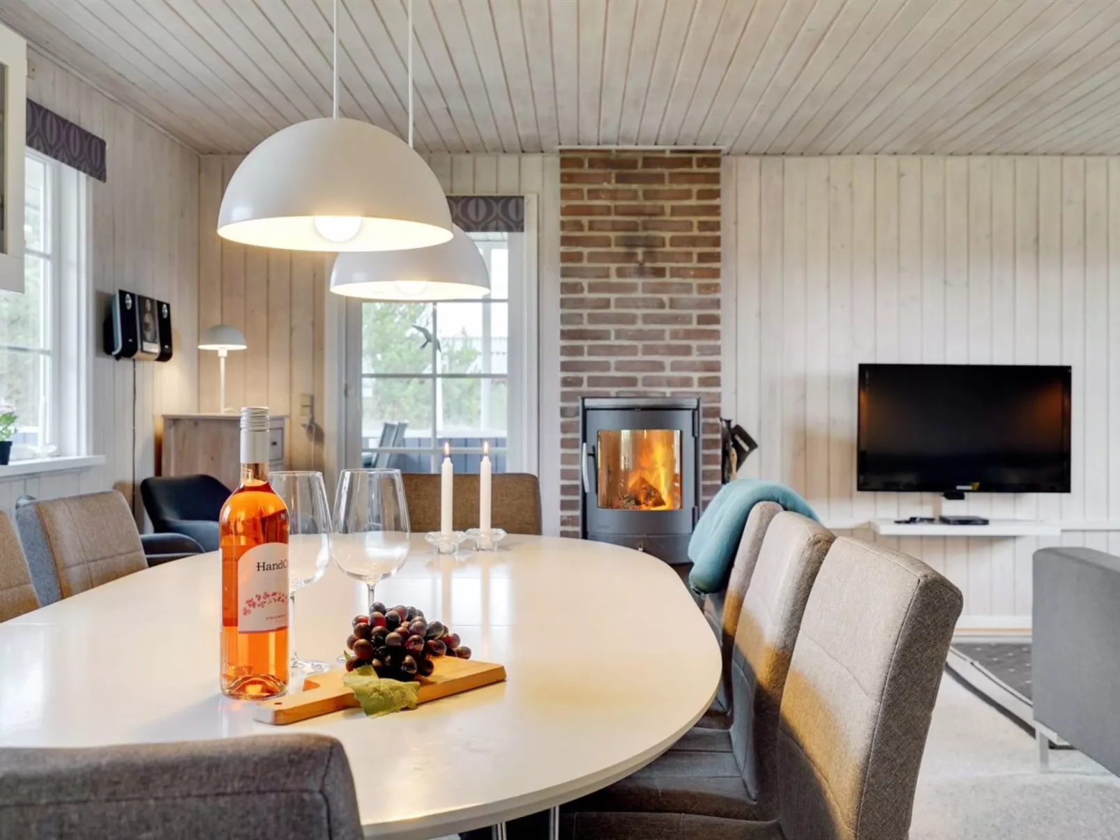 "Maikel" - 900m from the sea-Binnen