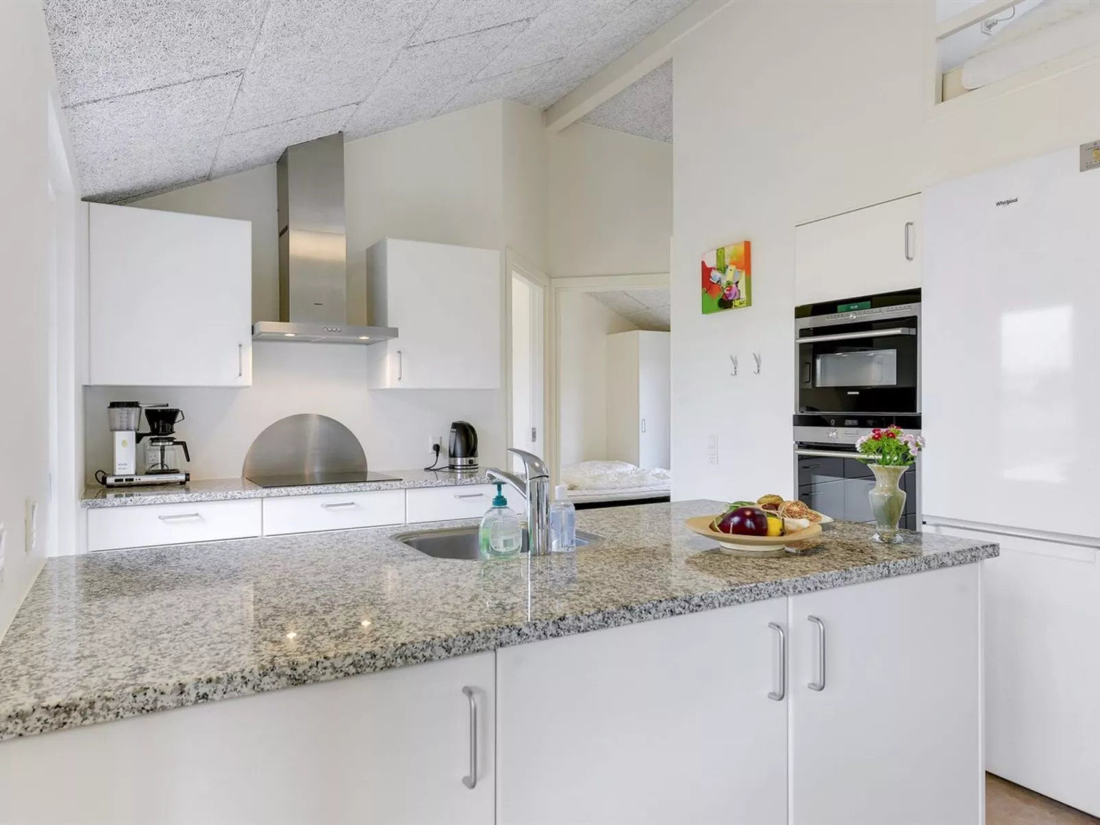 "Finja" - 500m from the sea-Binnen