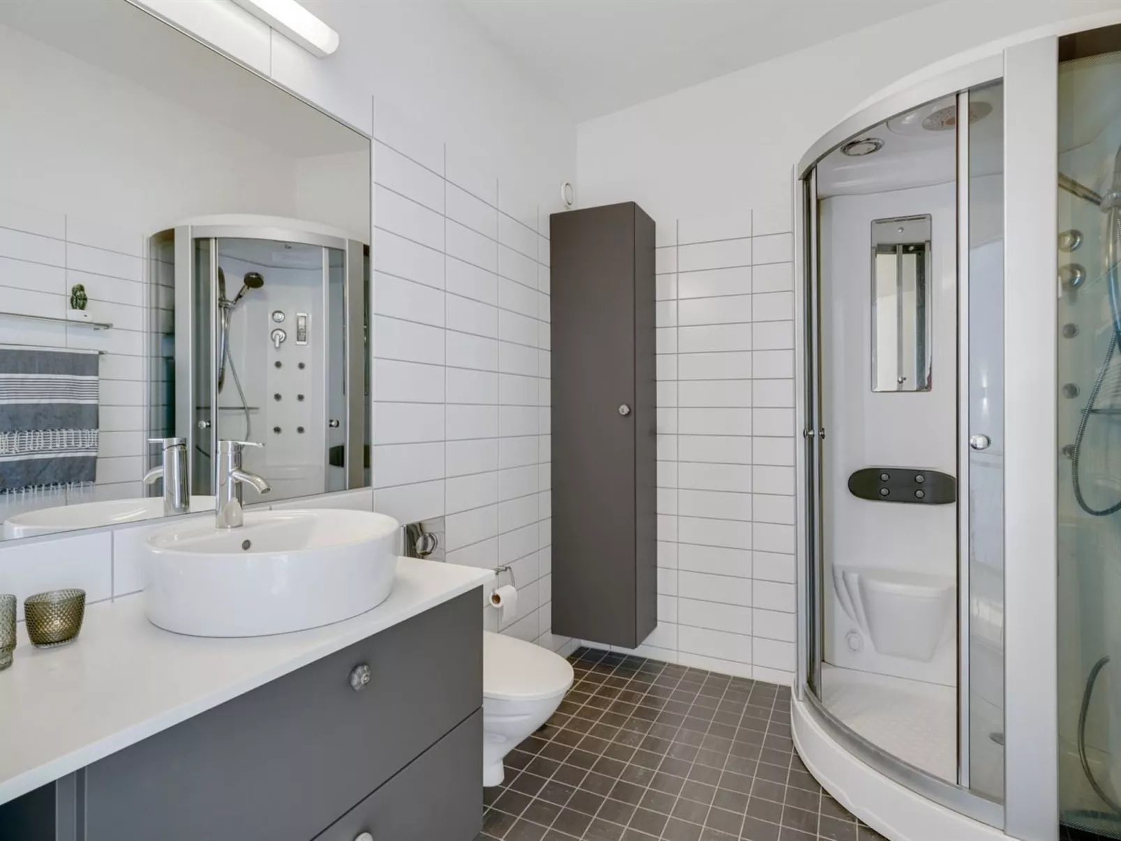 "Pirkko" - 100m from the sea-Binnen