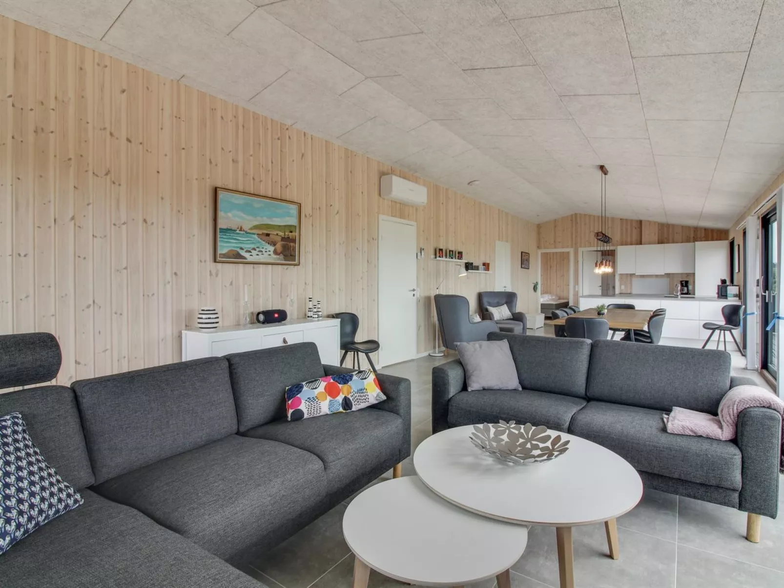 "Heilo" - 300m from the sea-Binnen