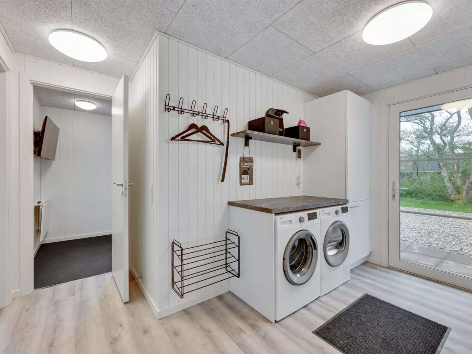 "Øn" -  from the sea-Binnen