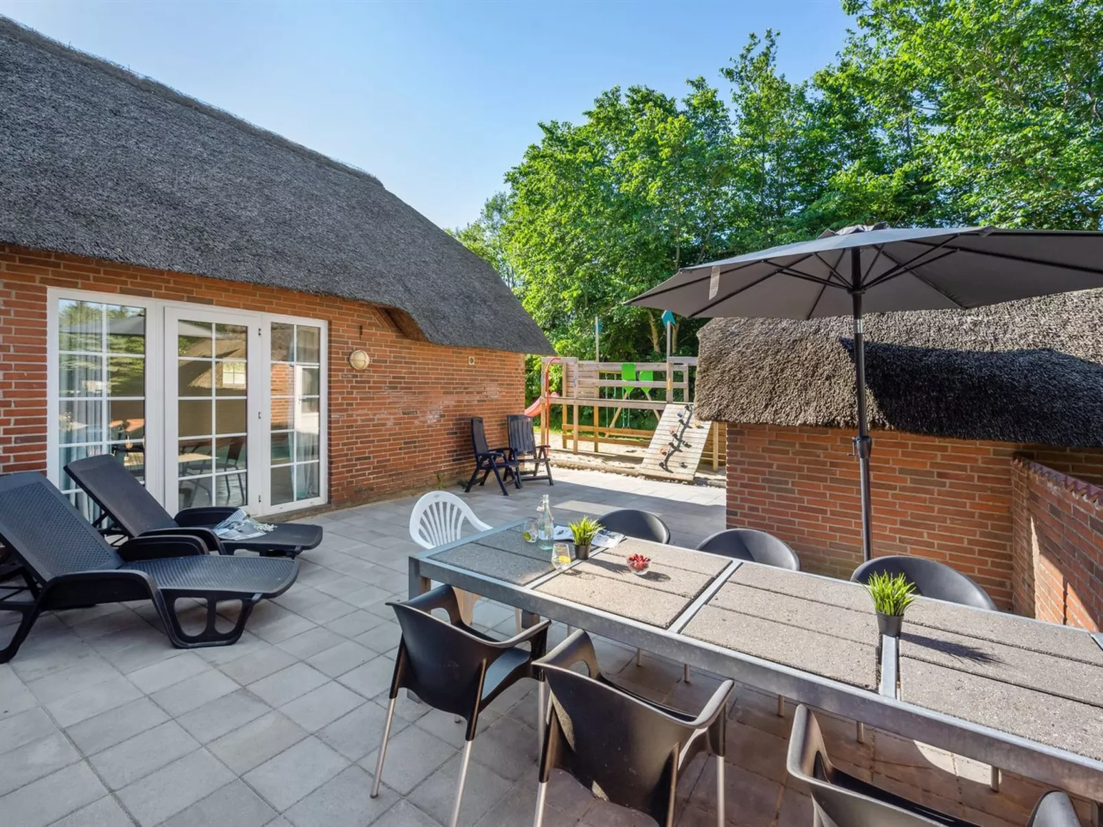 "Thana" - 1.4km from the sea-Buiten