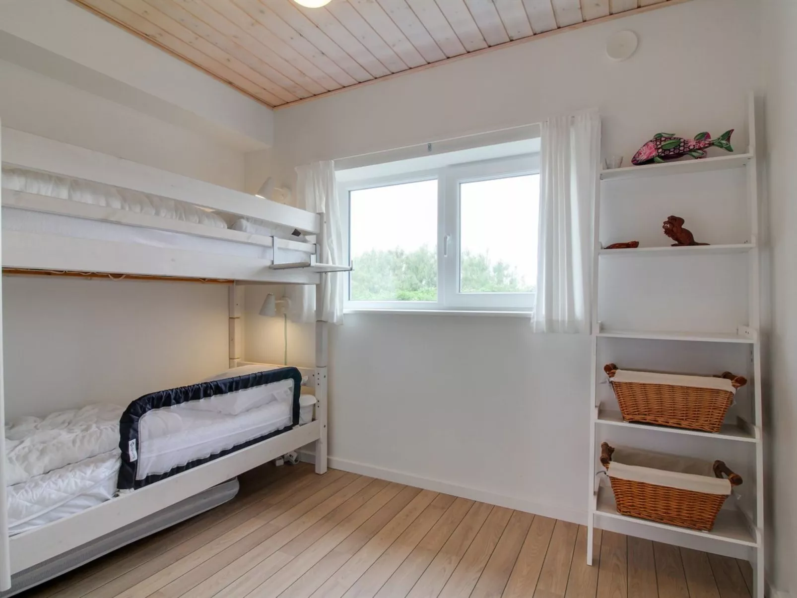 "Adna" - 700m from the sea-Binnen