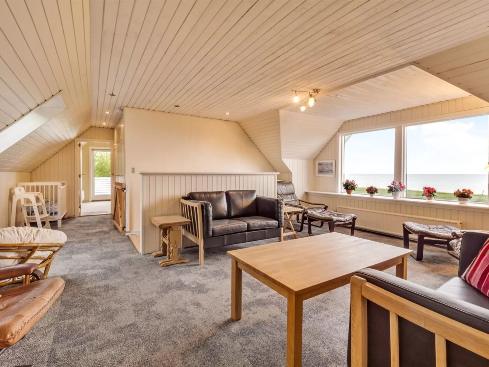 "Emmie" - 50m to the fjord-Binnen